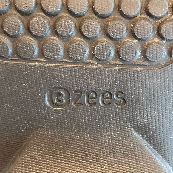 Bzees Women's Tribute Ankle Boots Booties Comfort Brown Faux Suede Sz 7.5 W - Picture 7 of 7